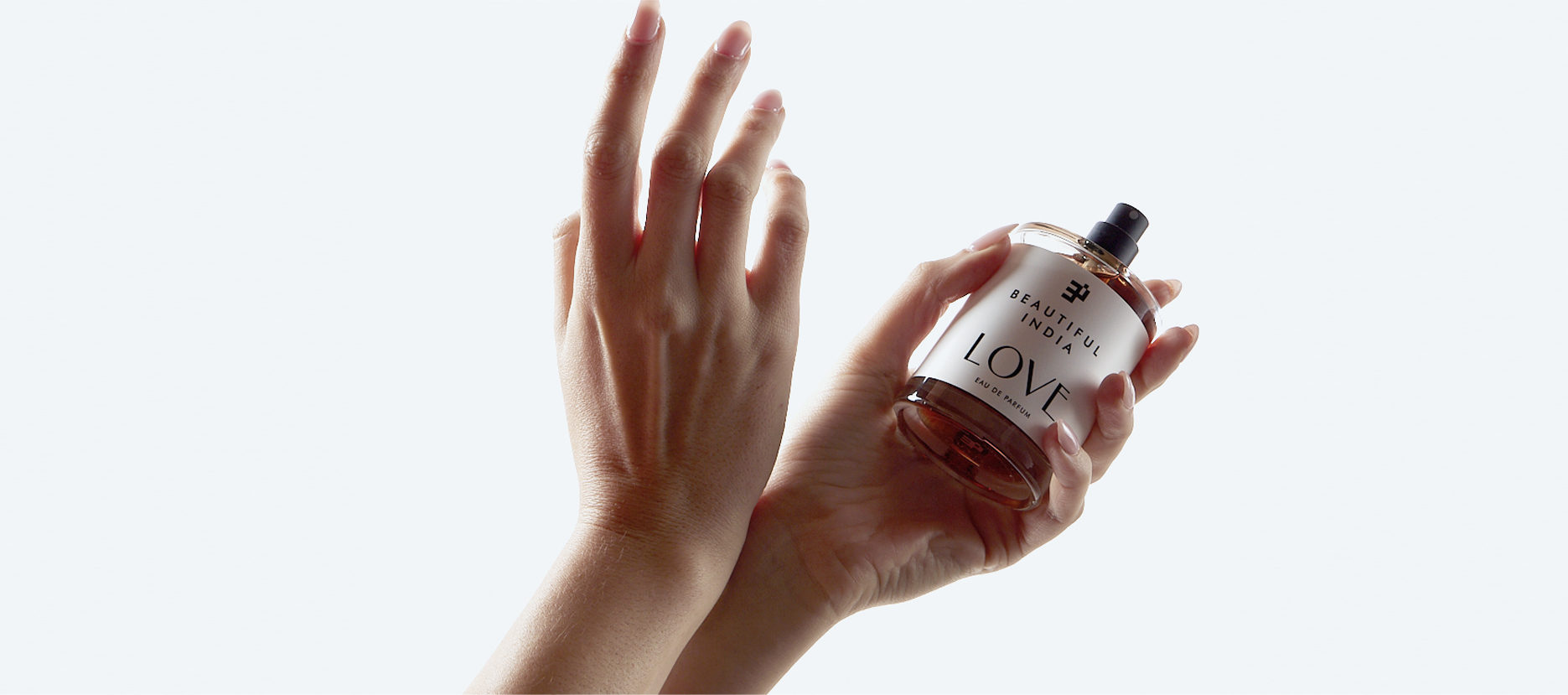 Why Luxury Perfumes Don’t Always Smell the Same on Everyone